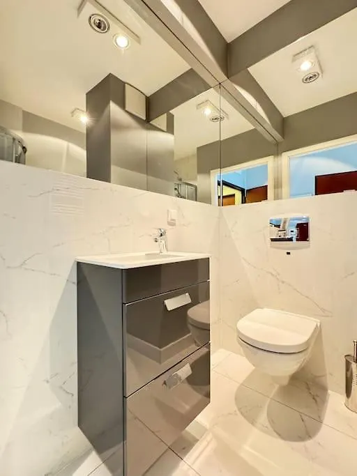 Wygodna Kawalerka Grojecka 194 Apartman Varsó
